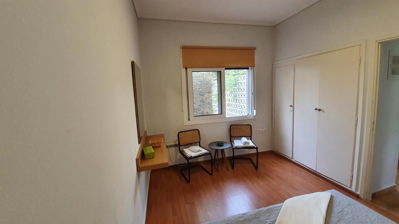 Cozy Seaside Studio In Lemos Vouliagmenis Атина Екстериор снимка