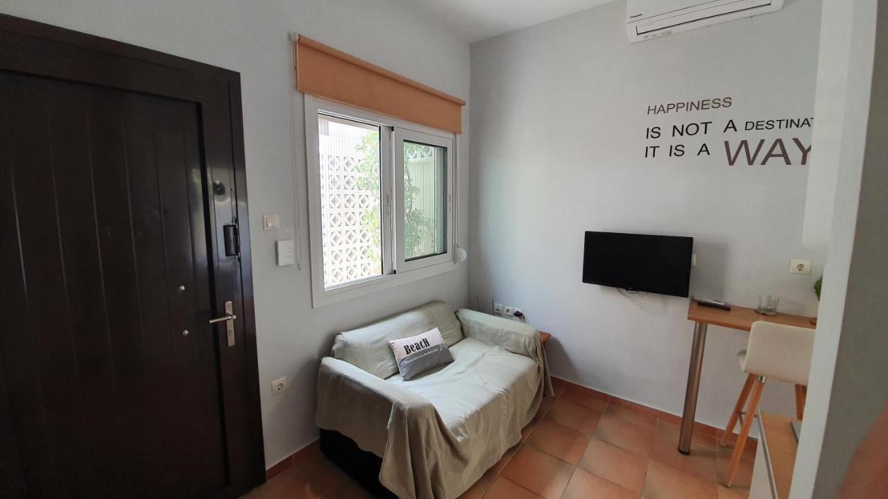 Cozy Seaside Studio In Lemos Vouliagmenis Атина Екстериор снимка